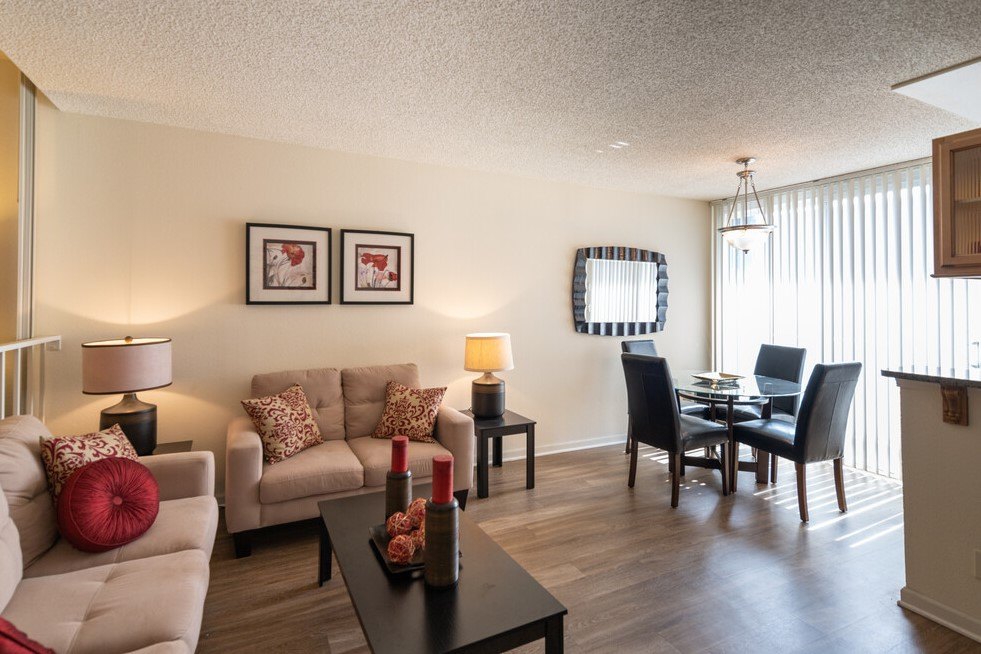 Clarington Apartments Image 15