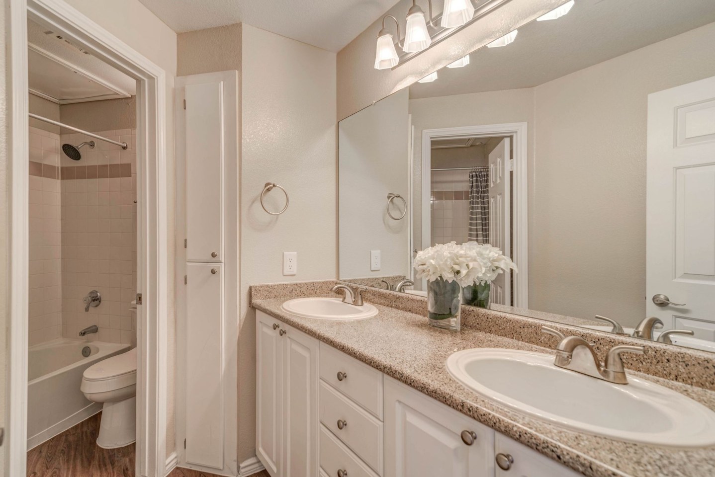 Regal Parc Apartment Homes Image 19