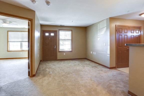 Deer Lakes Apartments Image 5