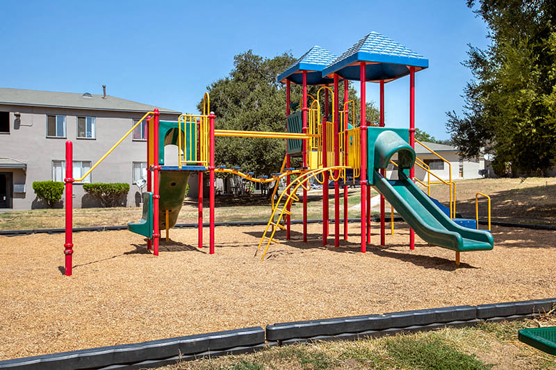 Wyvernwood Garden Apartments Image 17