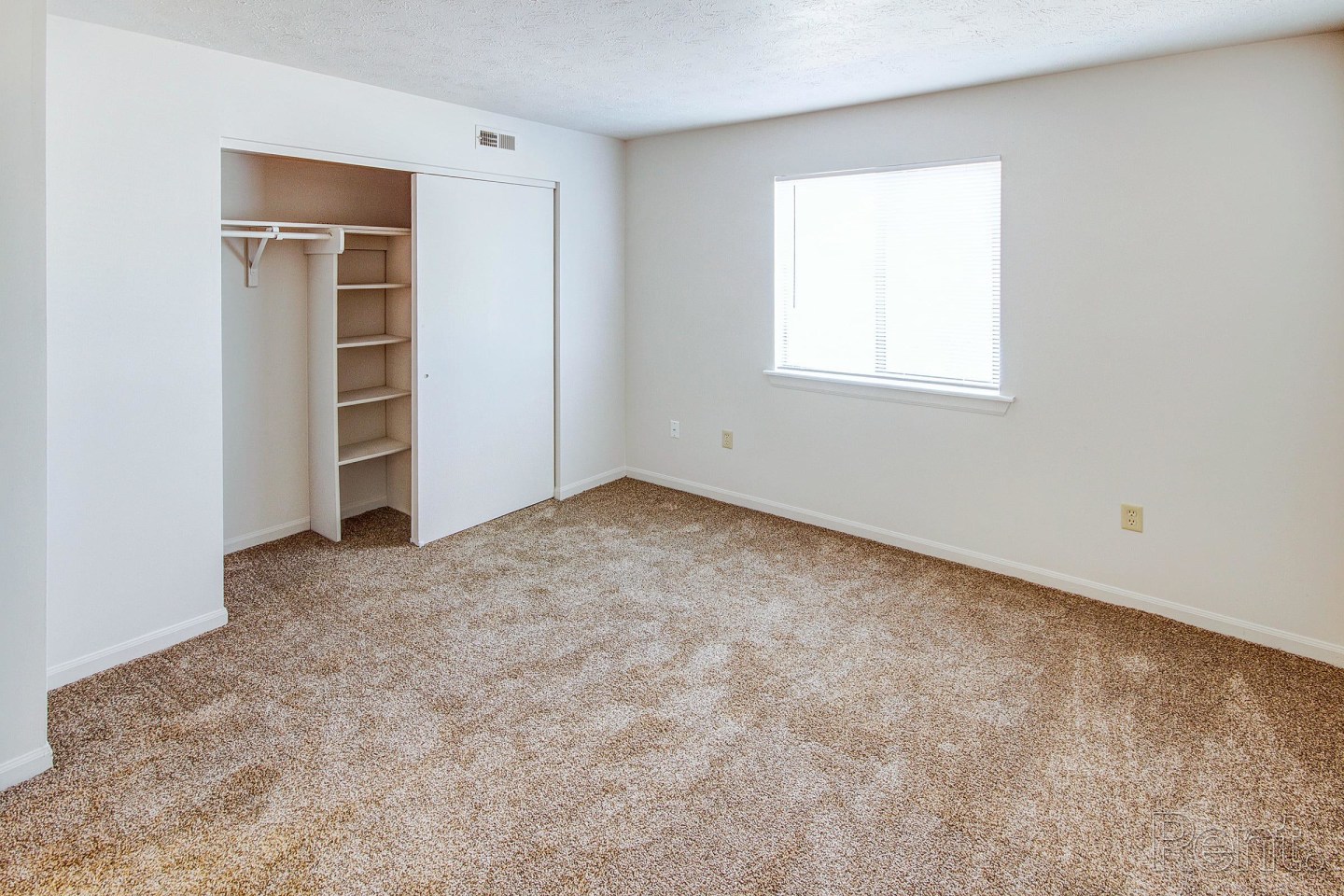 Lakeview Apartments Image 25