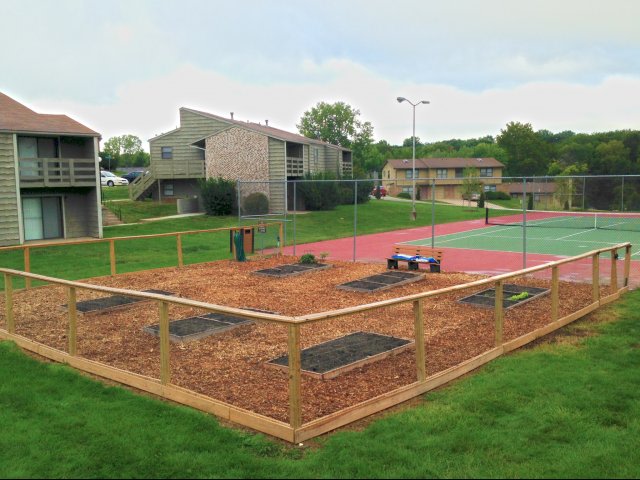 Cedar Ridge Apartments and Townhomes Image 3