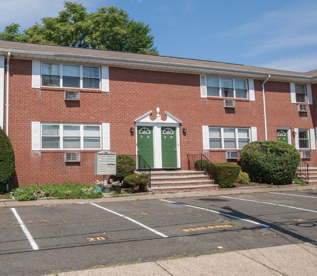 Dahnert Park Apartments Image 4