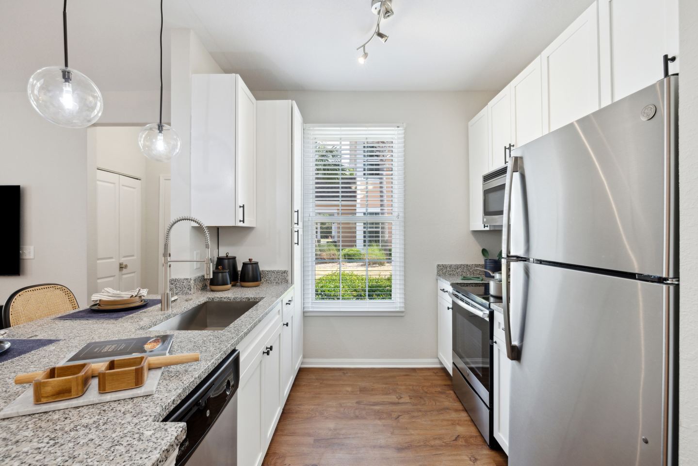 Edgewater Crossings Image 38