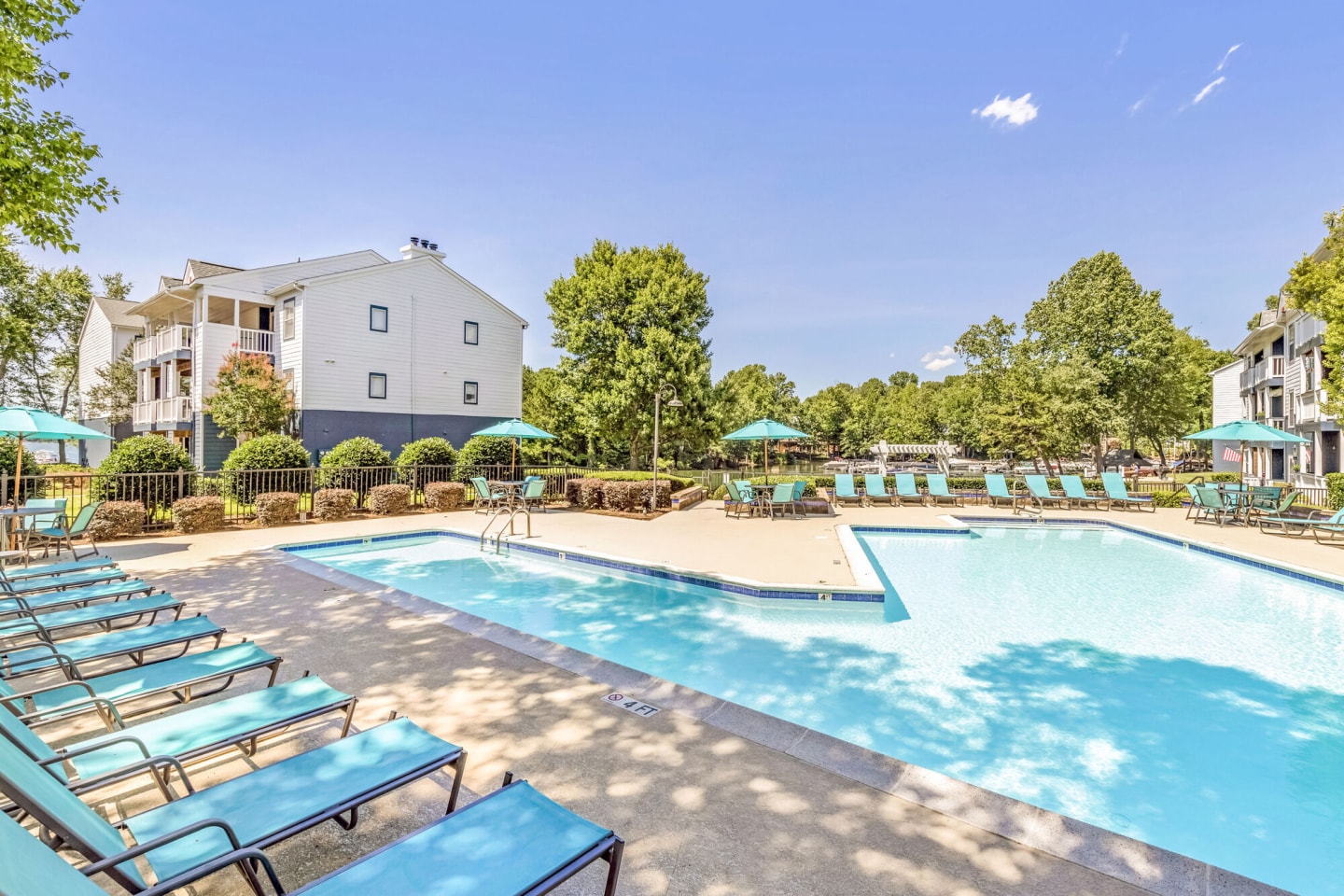 Sailpointe at Lake Norman Apartment Homes Image 1