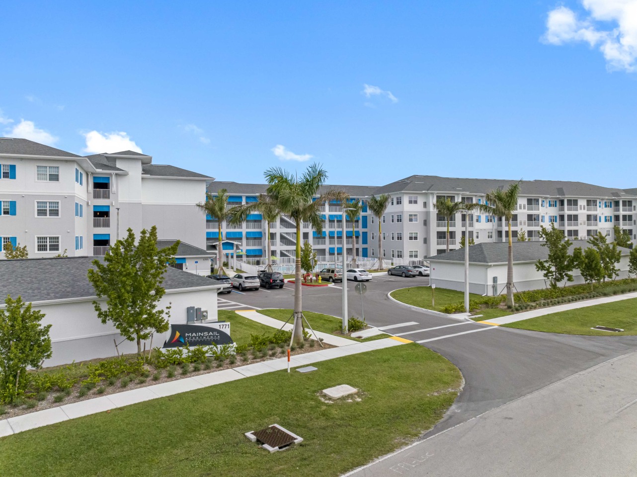 MainSail Apartments Marco Shores Image 3