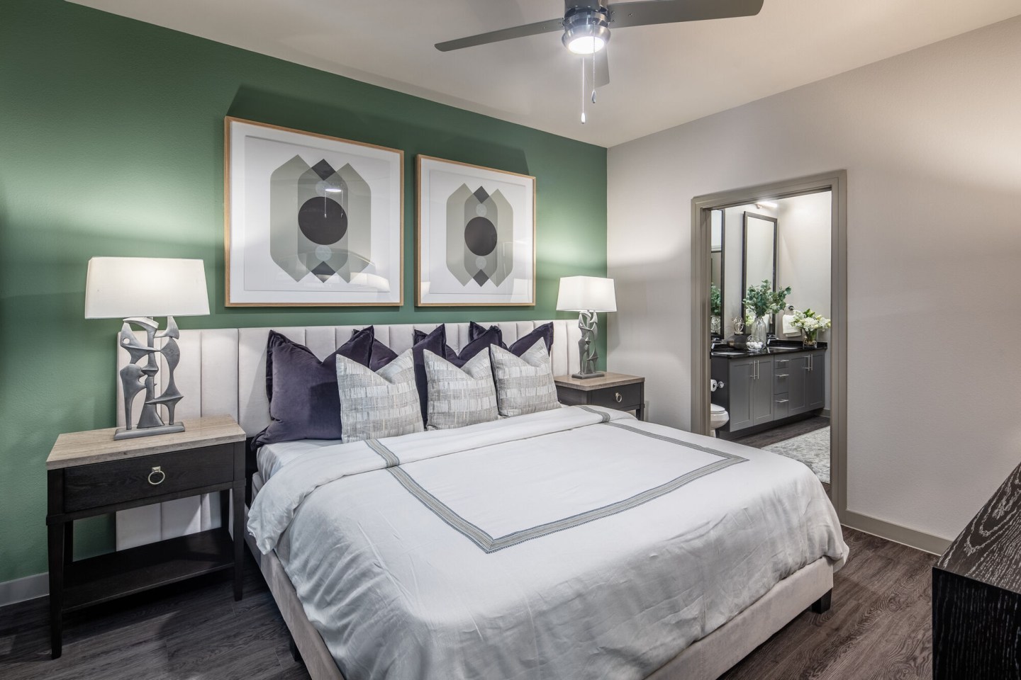 880 Lyn Image 60