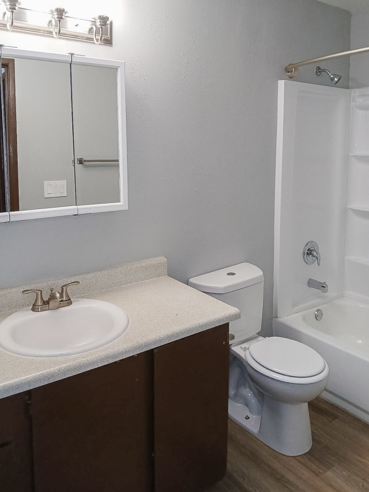 Phoenix Court Apartments Image 17