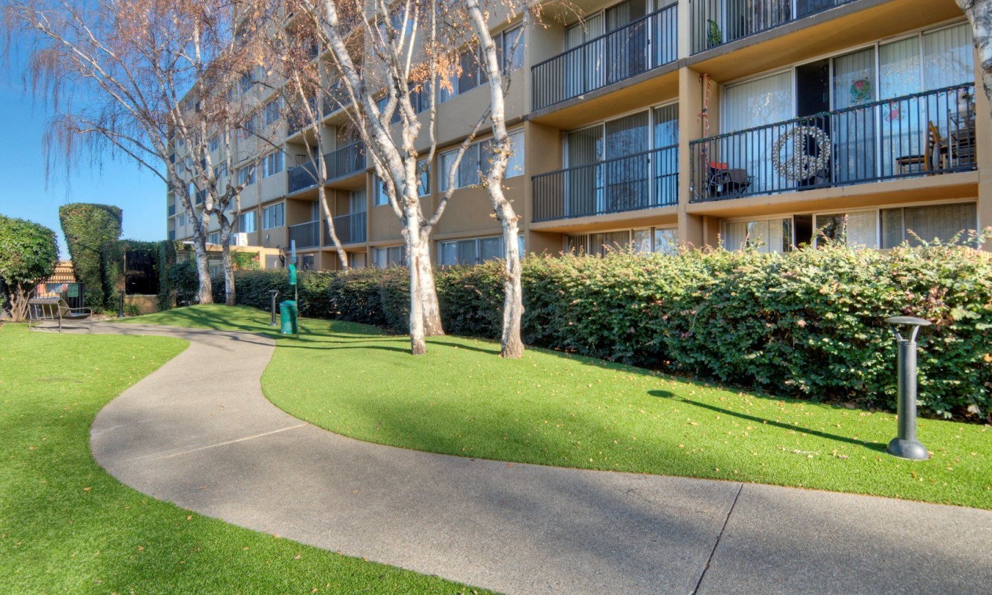 Avenue Two Image 60