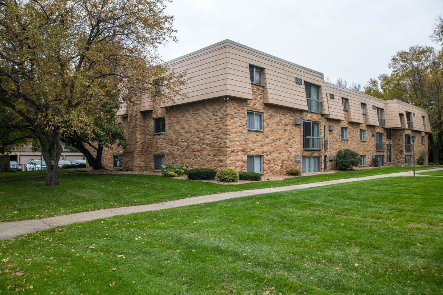 Saint Cloud Terrace Image 15