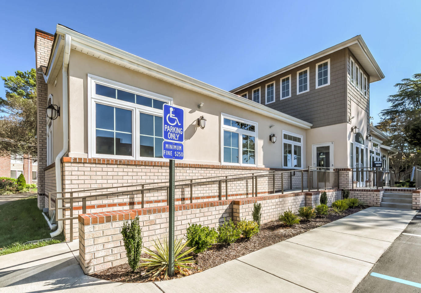 Peninsula Grove Apartments at Town Center Image 21