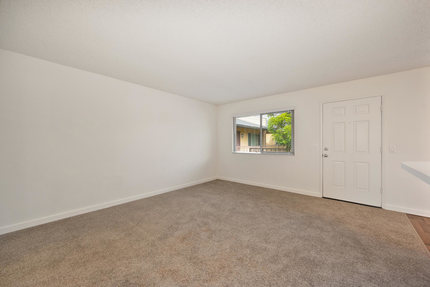 Elan Sea Lofts Image 8