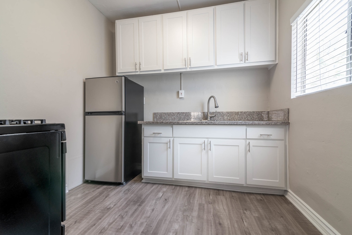 740 S. Carondelet Image 3
