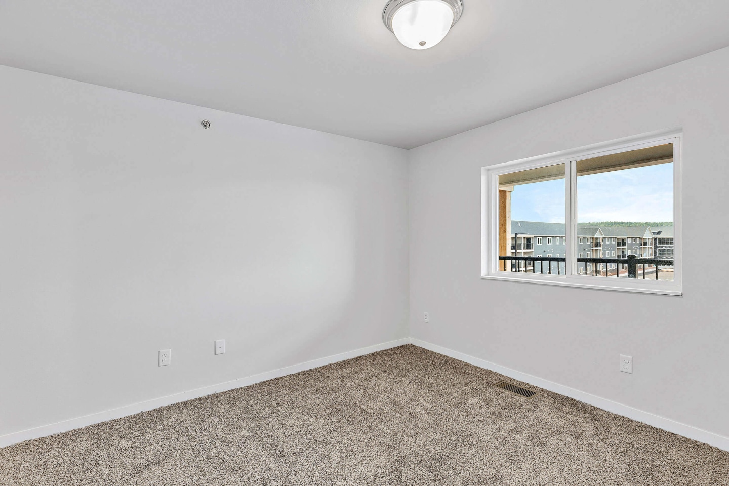 Red Rock Apartments Image 12