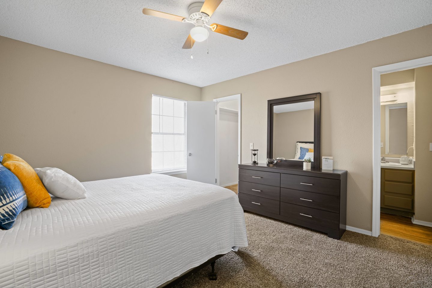 Diamond Crest Townhomes Image 21