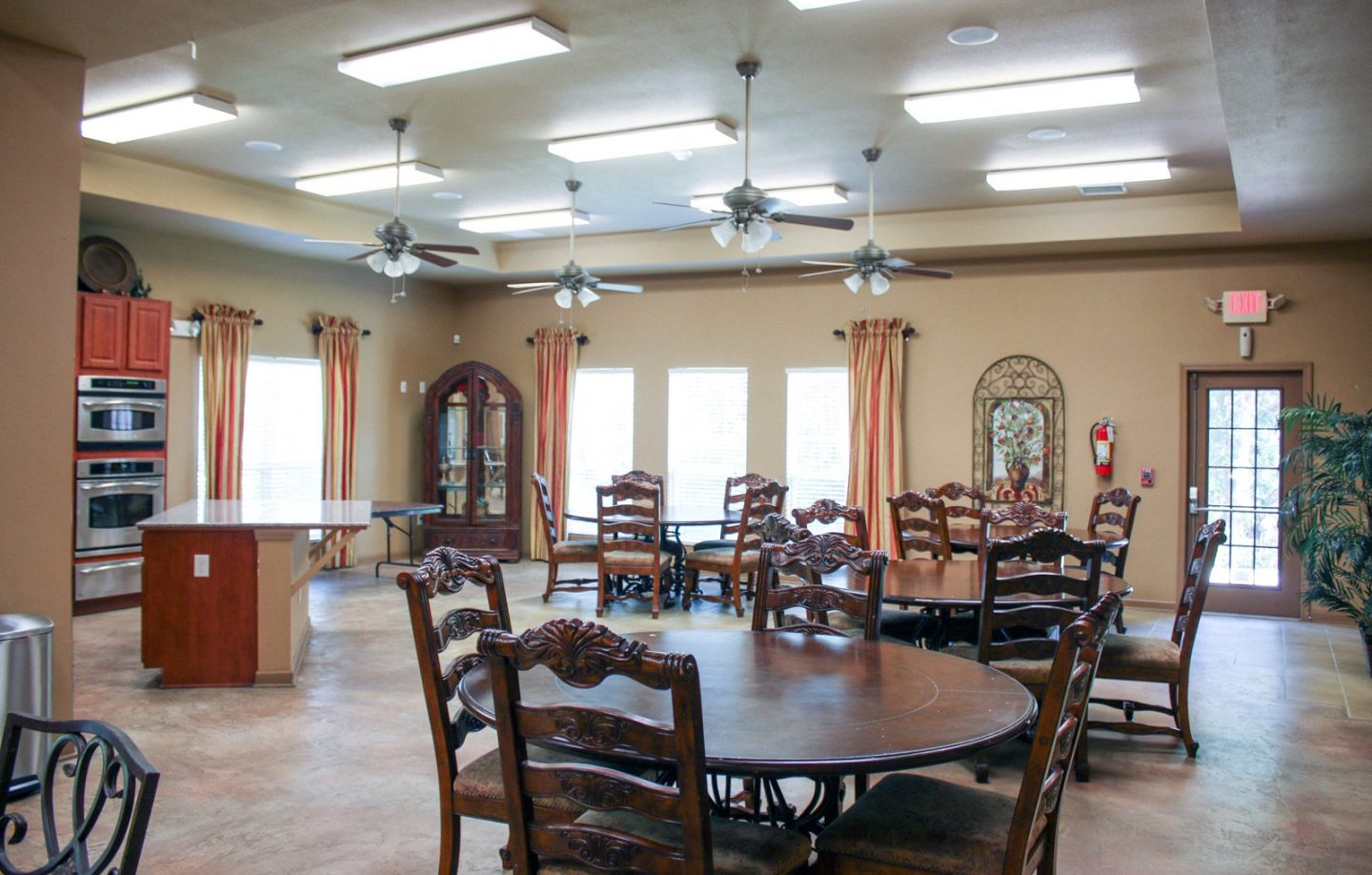 Cobblestone Manor - Senior Housing Image 8