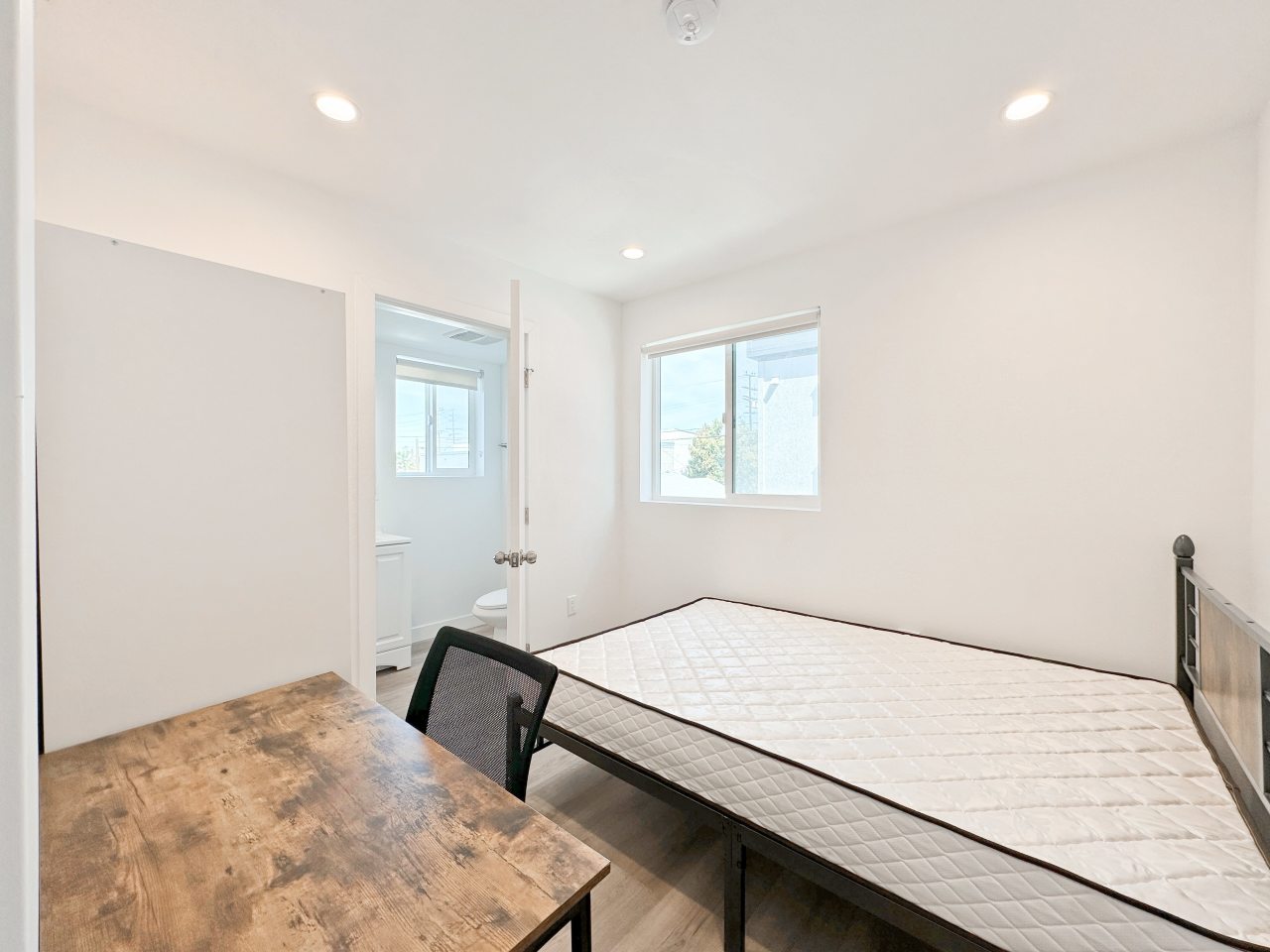 TL 1361 W 35th St - Co-Living Image 9