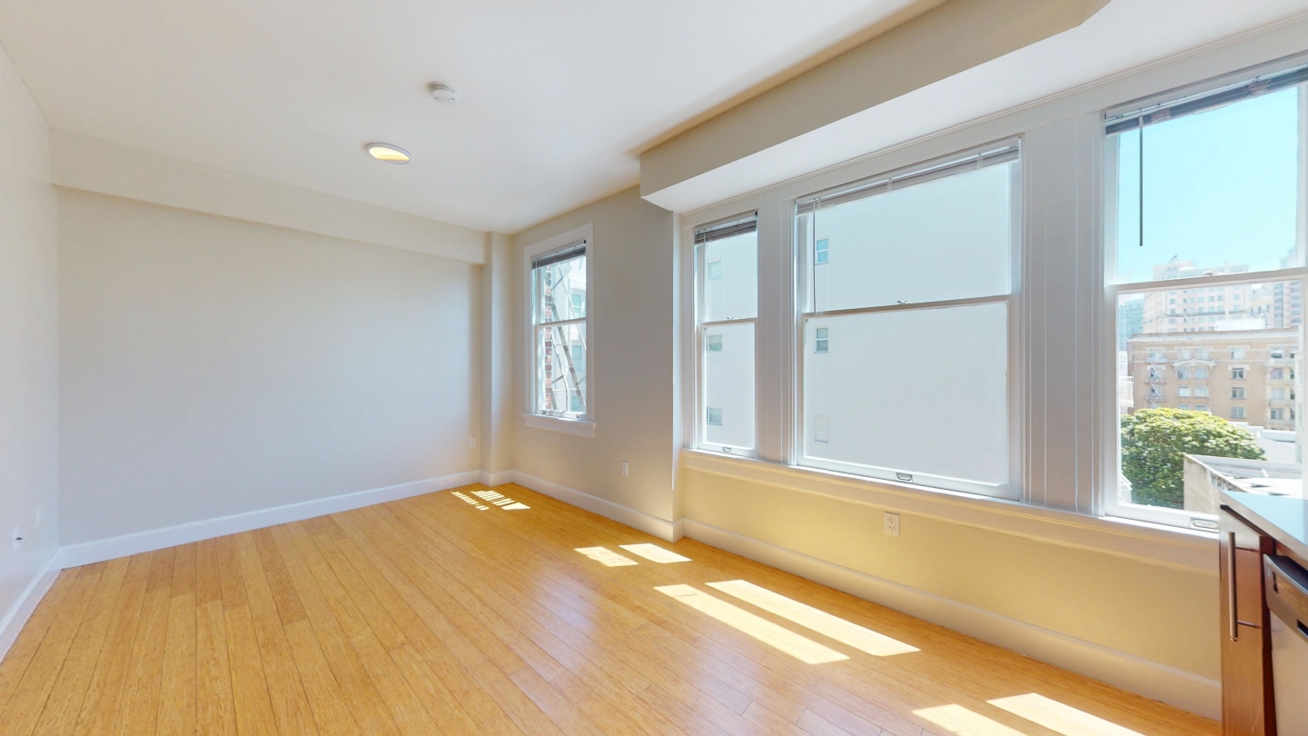 540 LEAVENWORTH Apartments Image 2