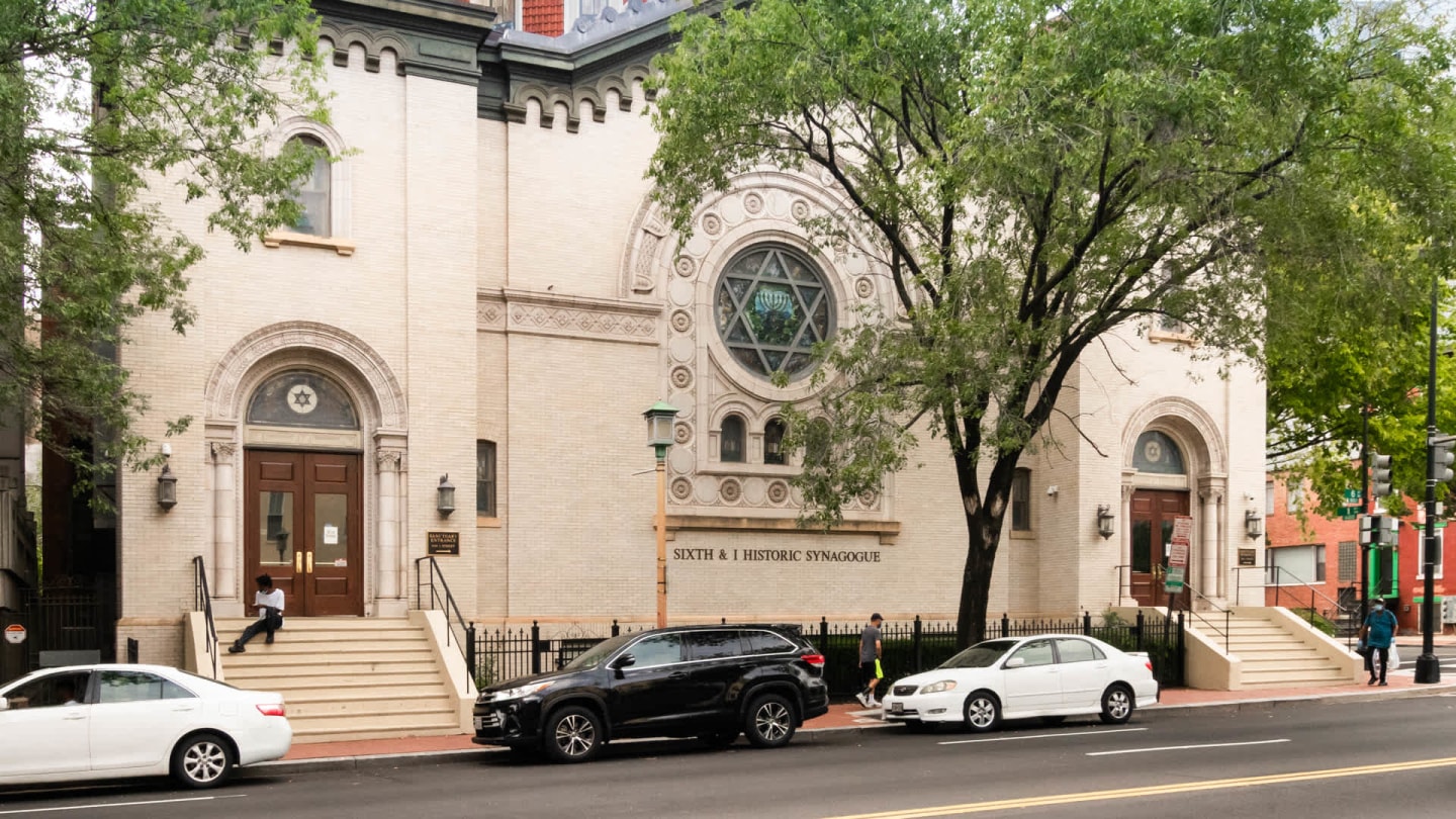 425 Mass Image 14