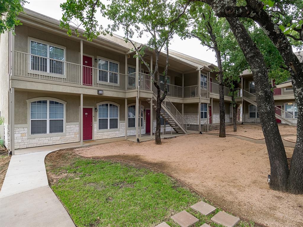 Residences at Holly Oaks Image 20