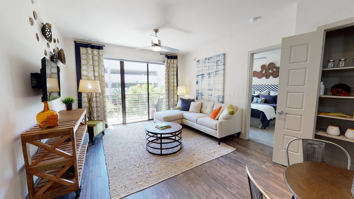 Eleven10 at Farmers Market Apartments Image 1