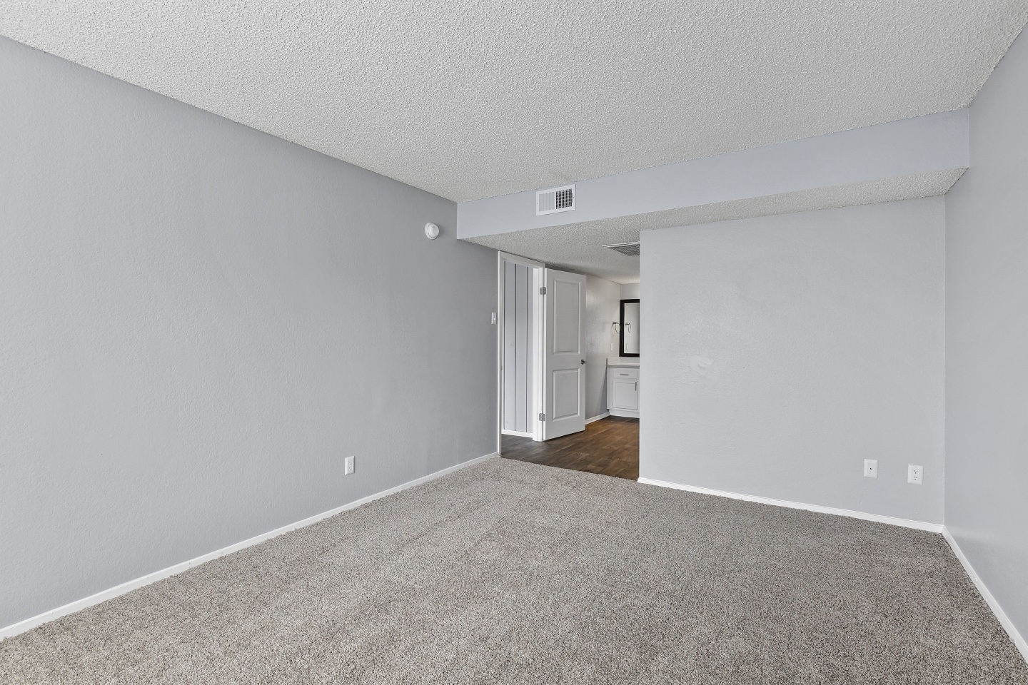 Eleven600 Apartments Image 17