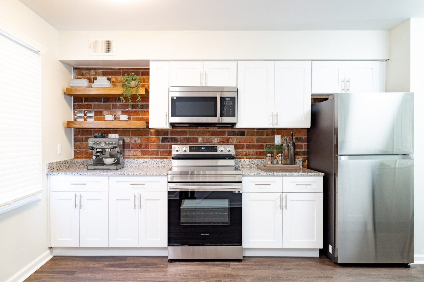 Monon Living Image 3