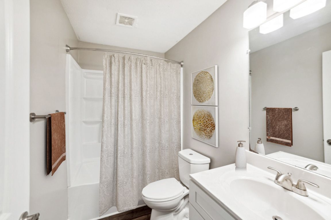 Lakecrest Apartments Image 28