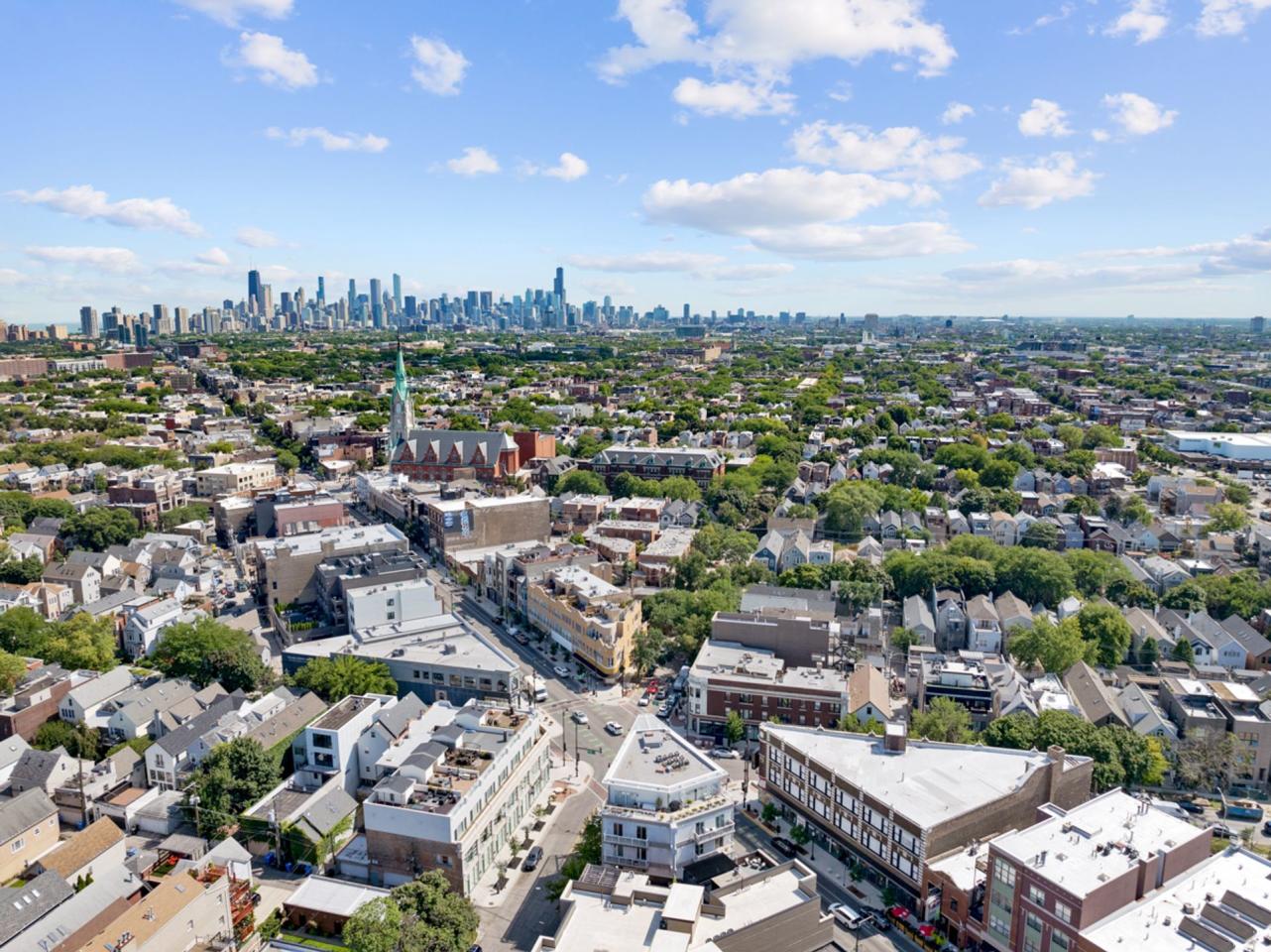 3054-58 N Greenview / 1507-11 W Barry Image 3