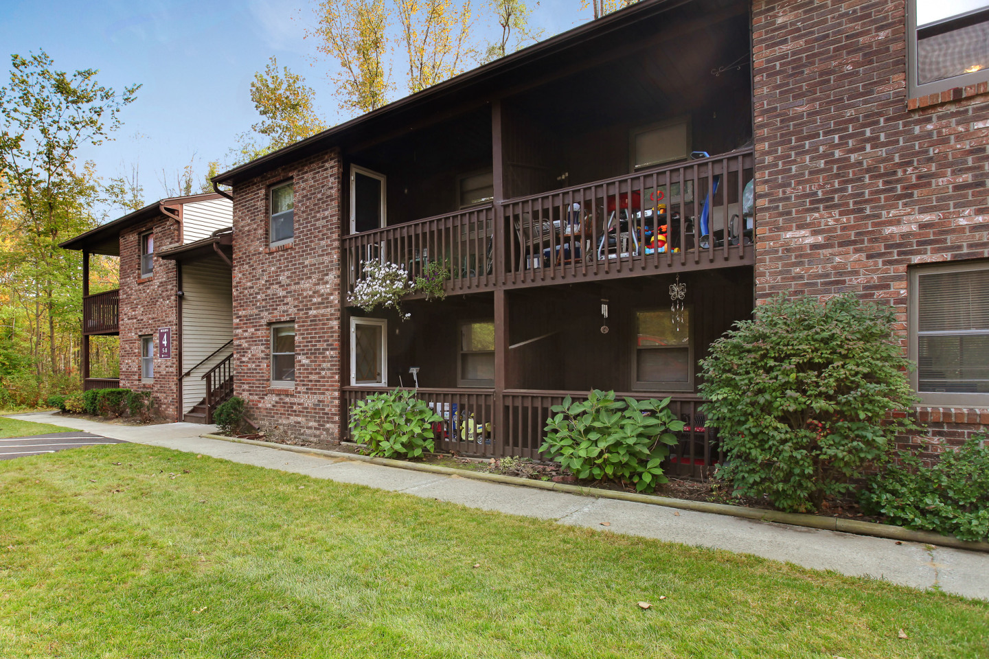 Grecian Terrace Apartments Image 3