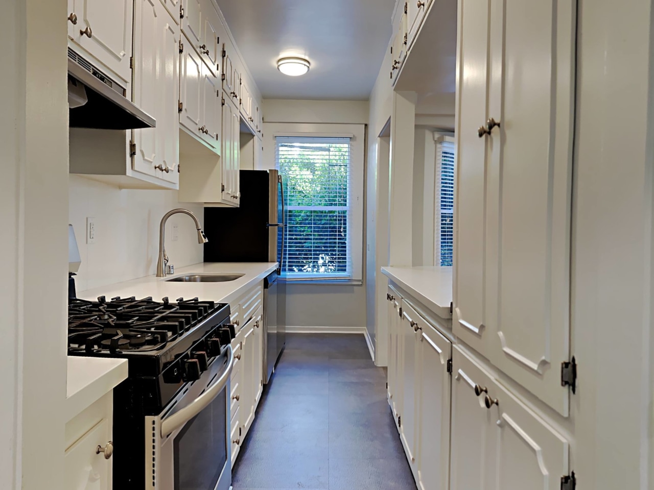 704 Bush St. Image 4
