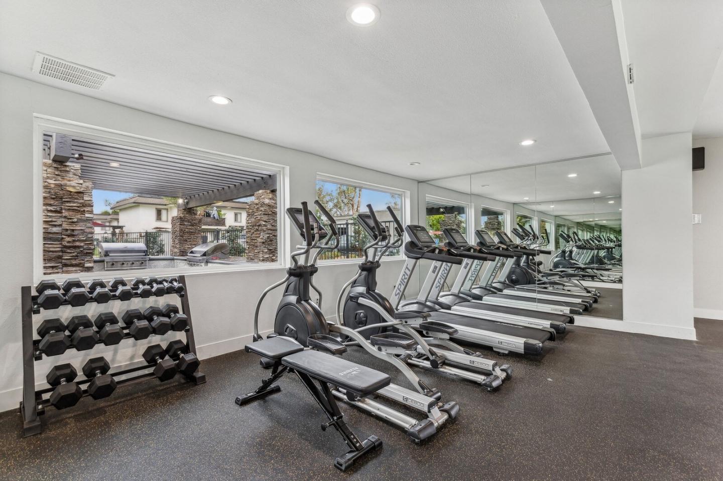 Monte Vista Apartment Homes Image 11