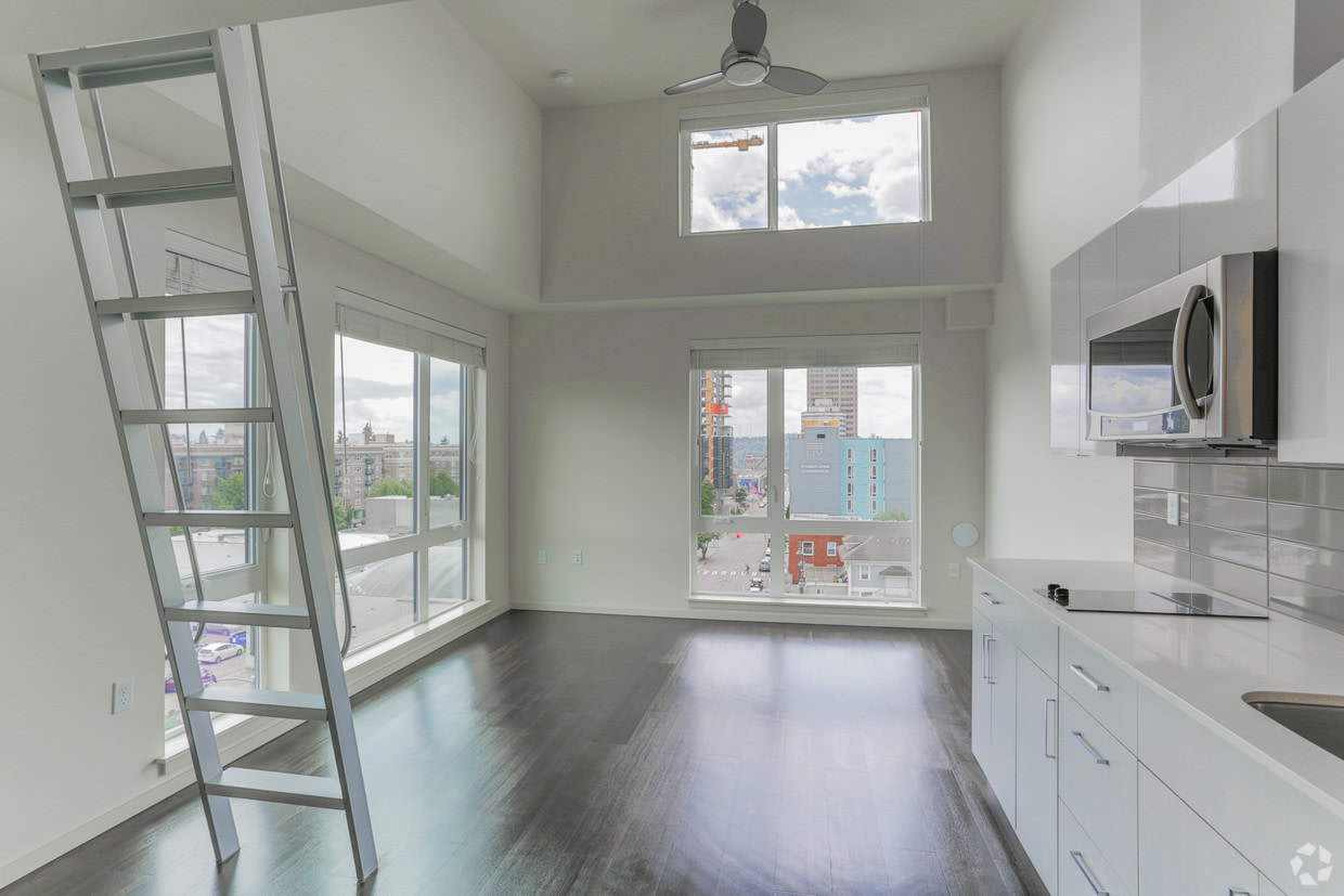 The Stax Apartments - Student Housing Image 2