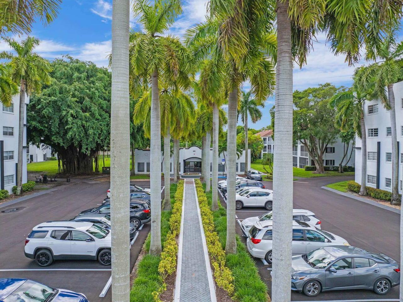The Luxe at Boca Image 22