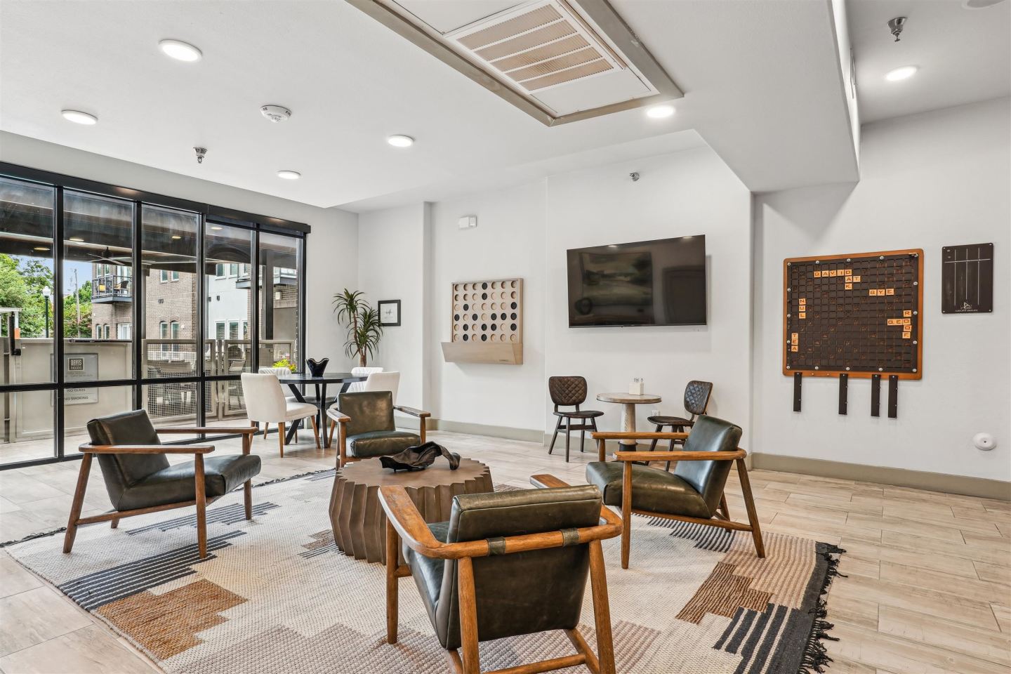 Davis at the Square Image 13