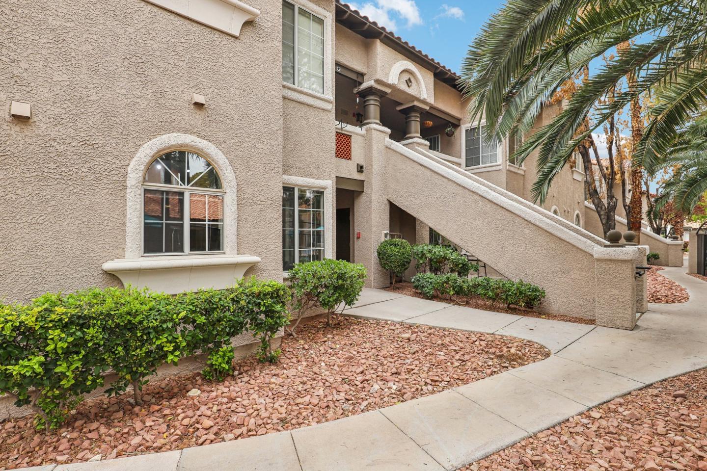 Senior Housing - Valley View by Welltower Living Image 16