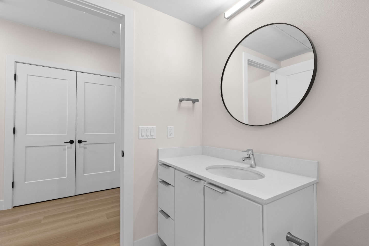 Frameline Apartments Image 6