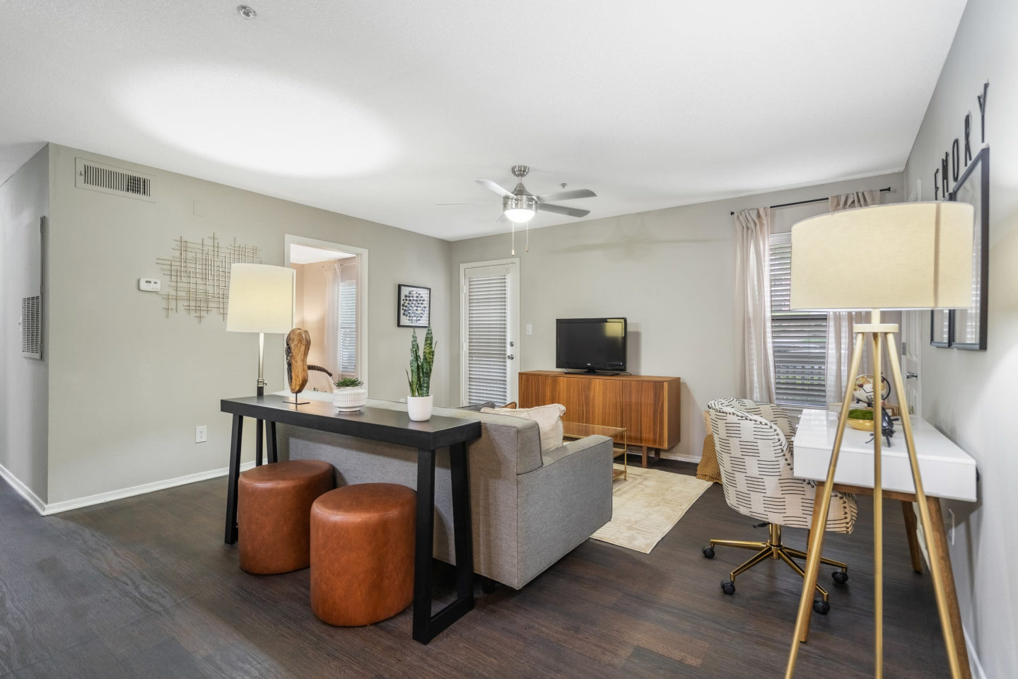 Clairmont Reserve Apartment Homes Image 4
