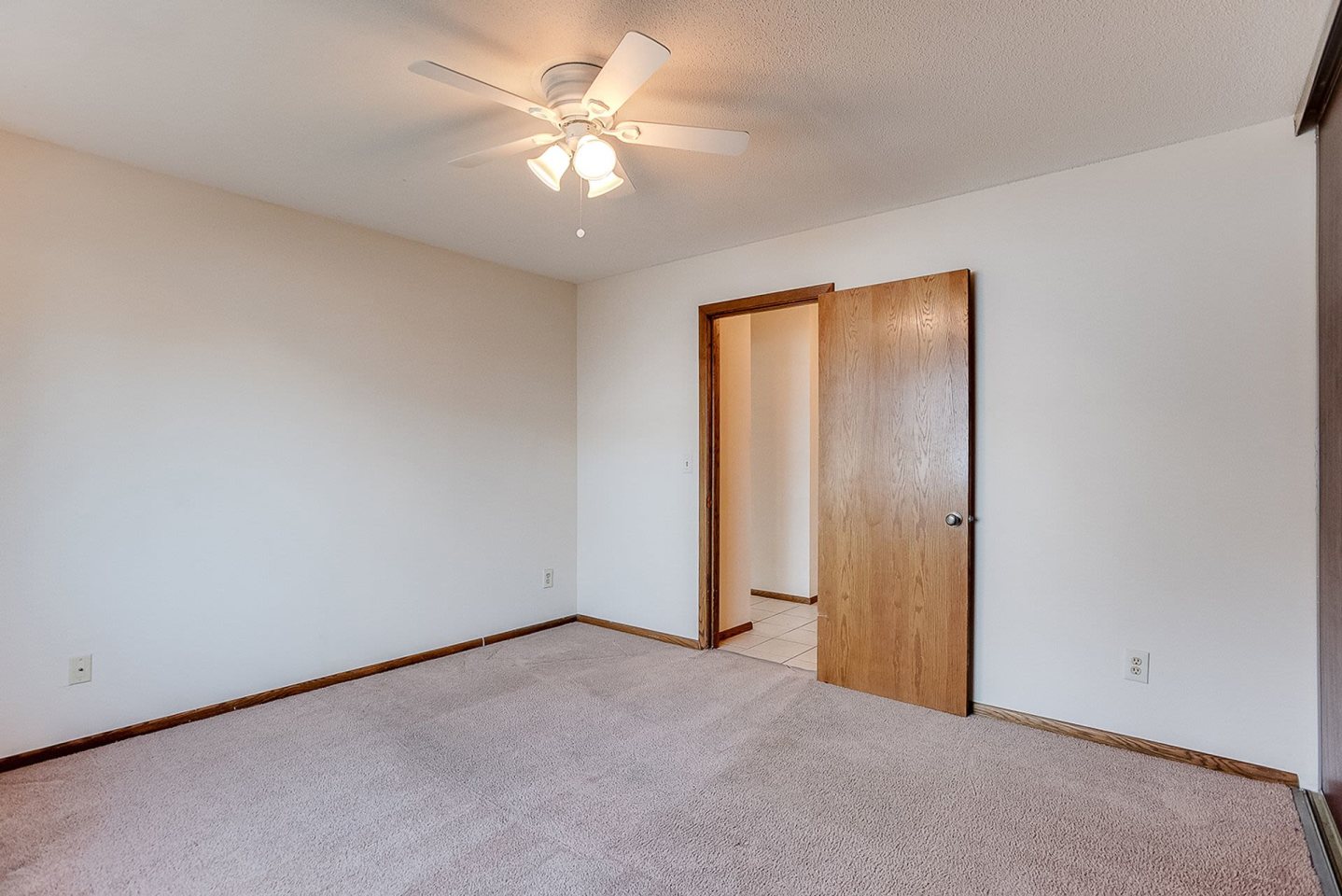 4052 Minnehaha Ave Image 15