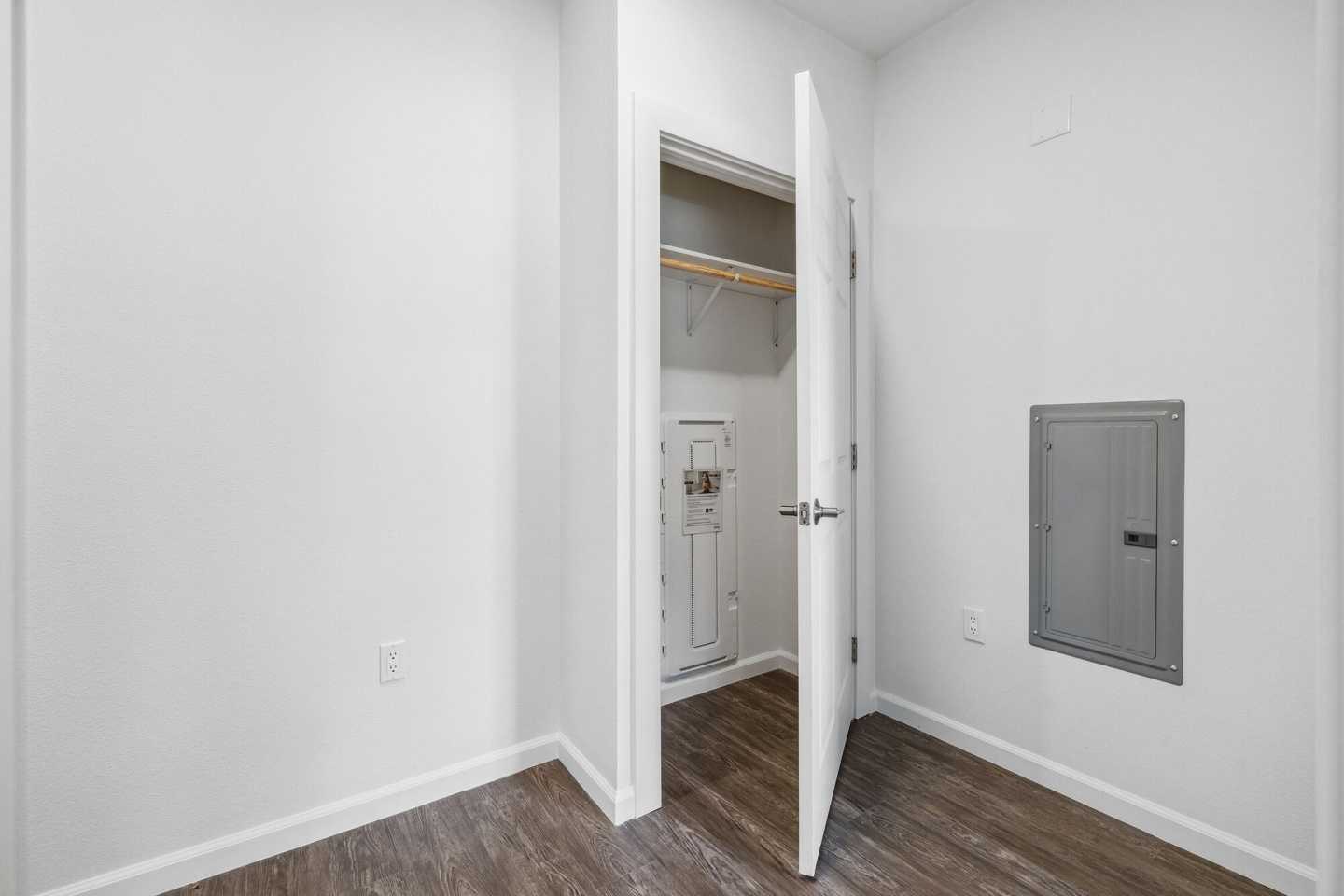 Pullman Modern Urban Apartments Image 30