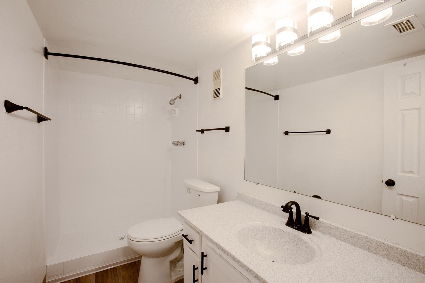 Los Altos Towers Image 36