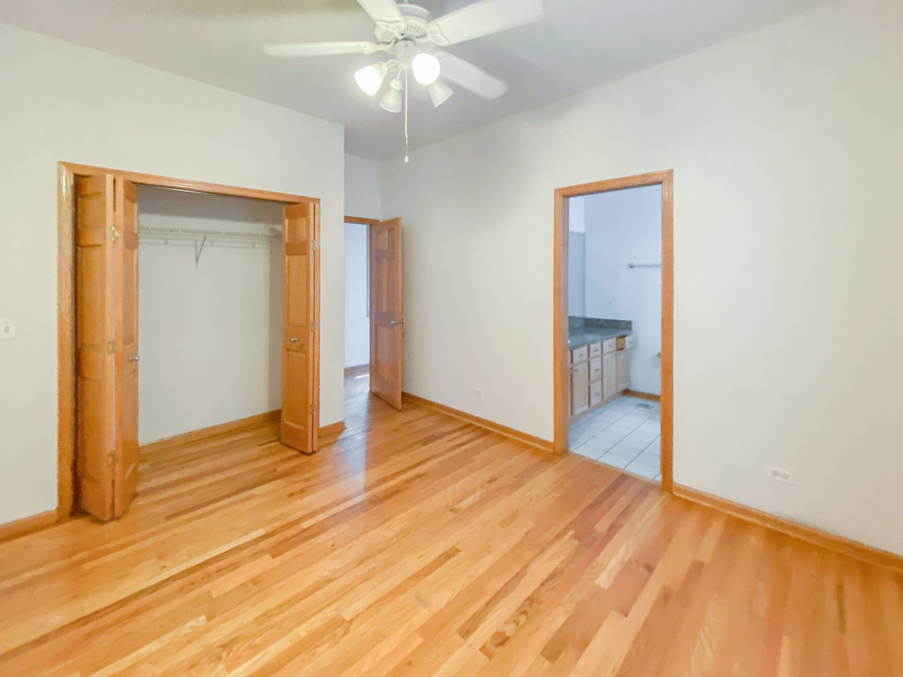 1319 W Belmont Image 6