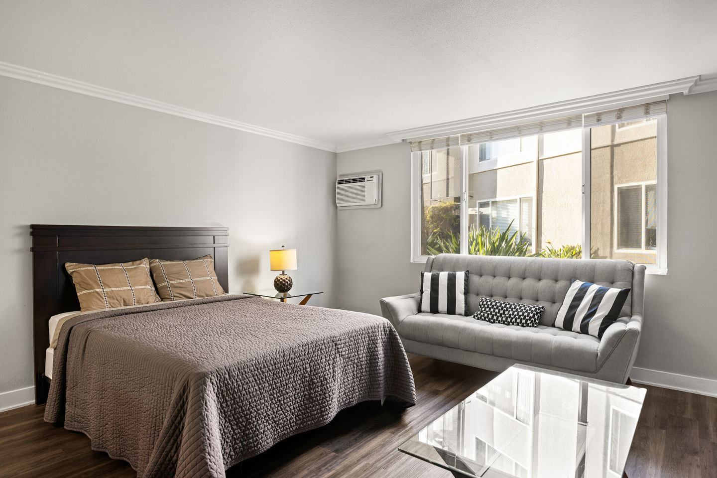 1200 Riverside Image 9