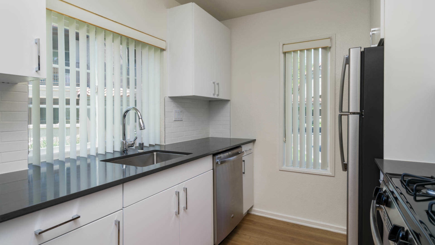 The Village at Del Mar Heights Image 32