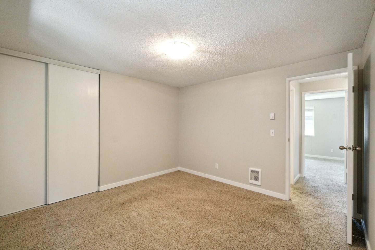 Spinnaker Apartments Image 37