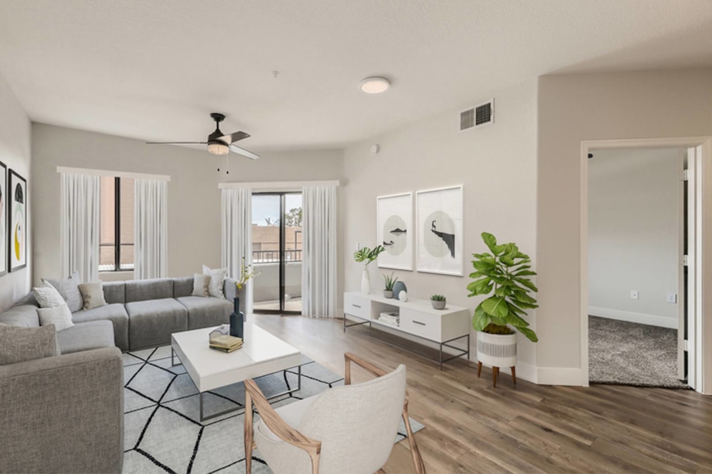 Mandarina Luxury Apartment Homes Image 6