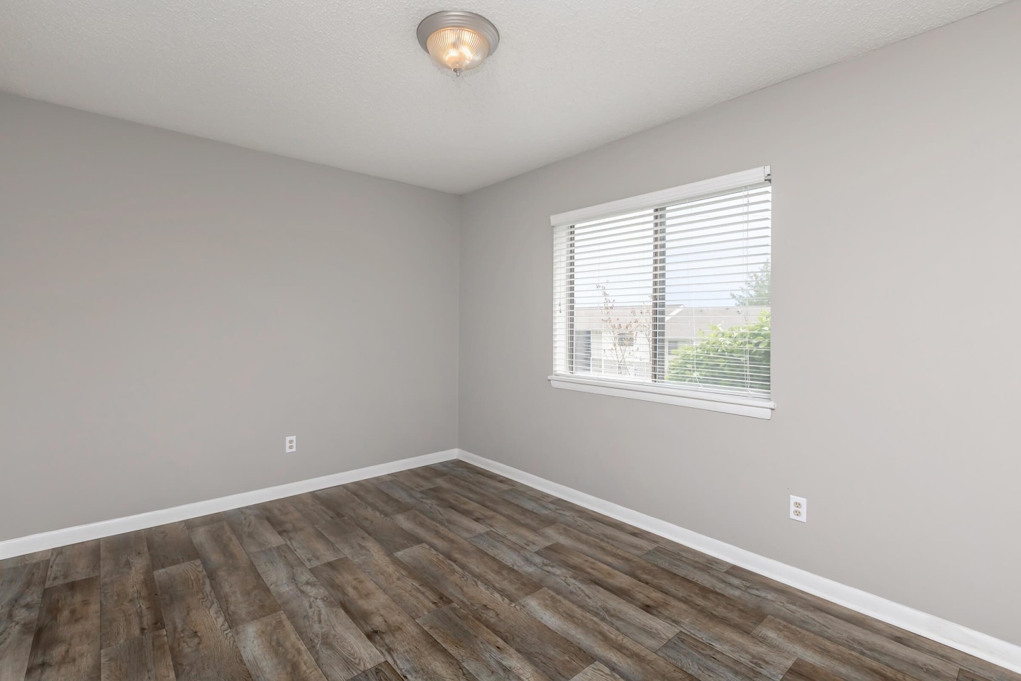 Hickory View Image 17