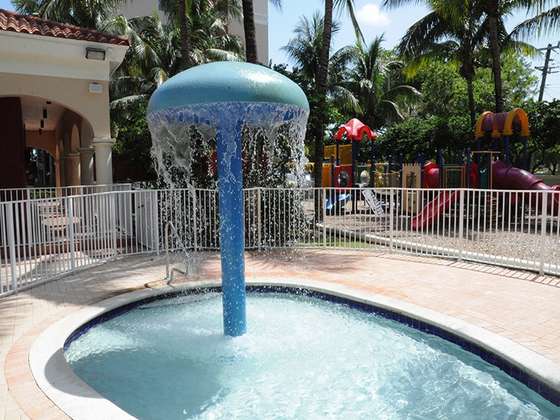Royal Palms Image 12