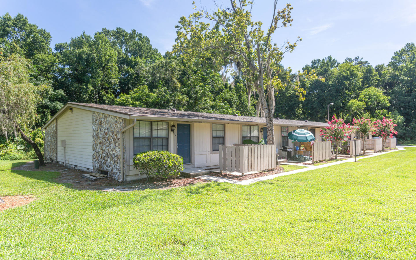 Oak Gardens apartments Image 1