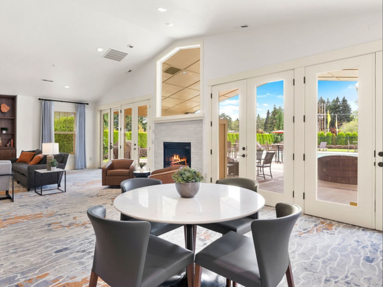 North Glen Villas Image 5